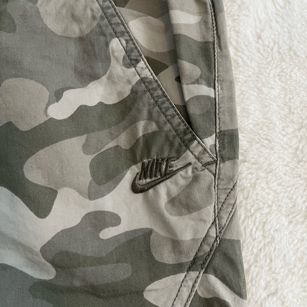 NIKE CAMOUFLAGE PANTS